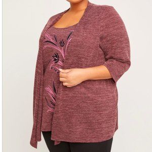 Top. Duet. 3/4 sleeves. Floral design on front. 1X